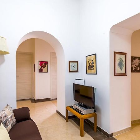 Rione Emanuele III - 4 Bedroom Apartment Неаполь Екстер'єр фото