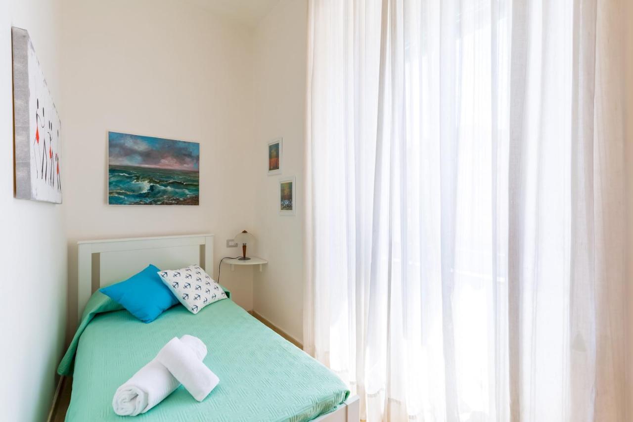 Rione Emanuele III - 4 Bedroom Apartment Неаполь Екстер'єр фото