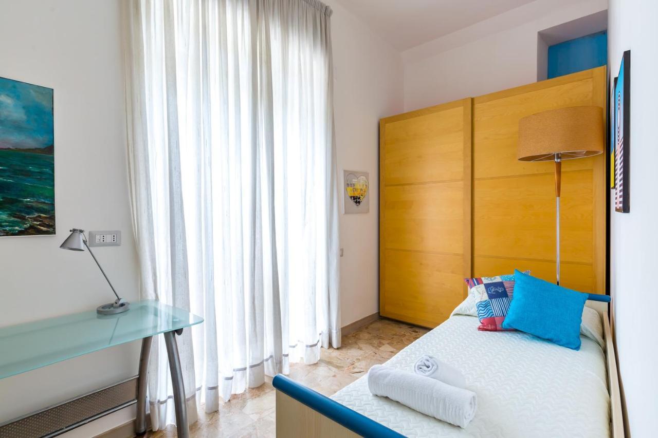 Rione Emanuele III - 4 Bedroom Apartment Неаполь Екстер'єр фото