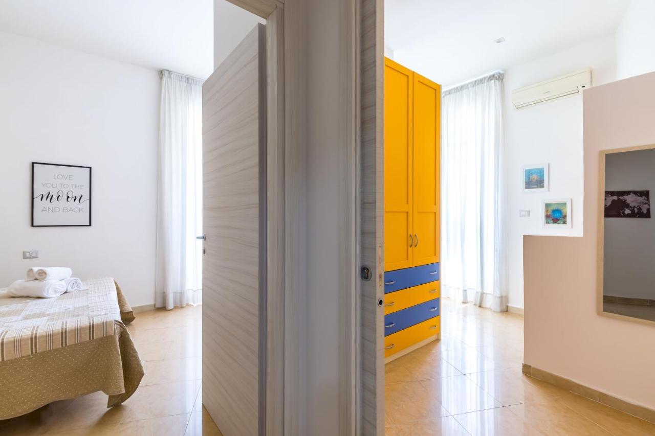 Rione Emanuele III - 4 Bedroom Apartment Неаполь Екстер'єр фото