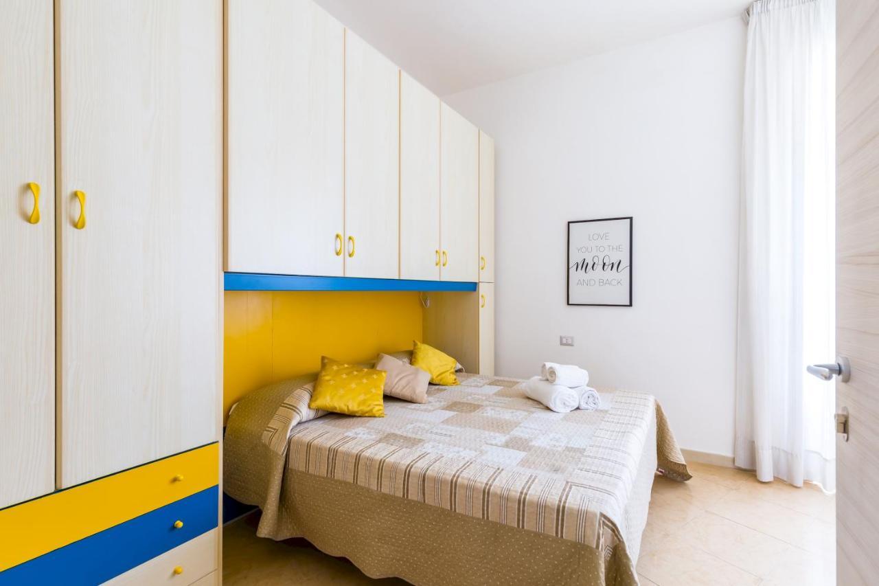 Rione Emanuele III - 4 Bedroom Apartment Неаполь Екстер'єр фото