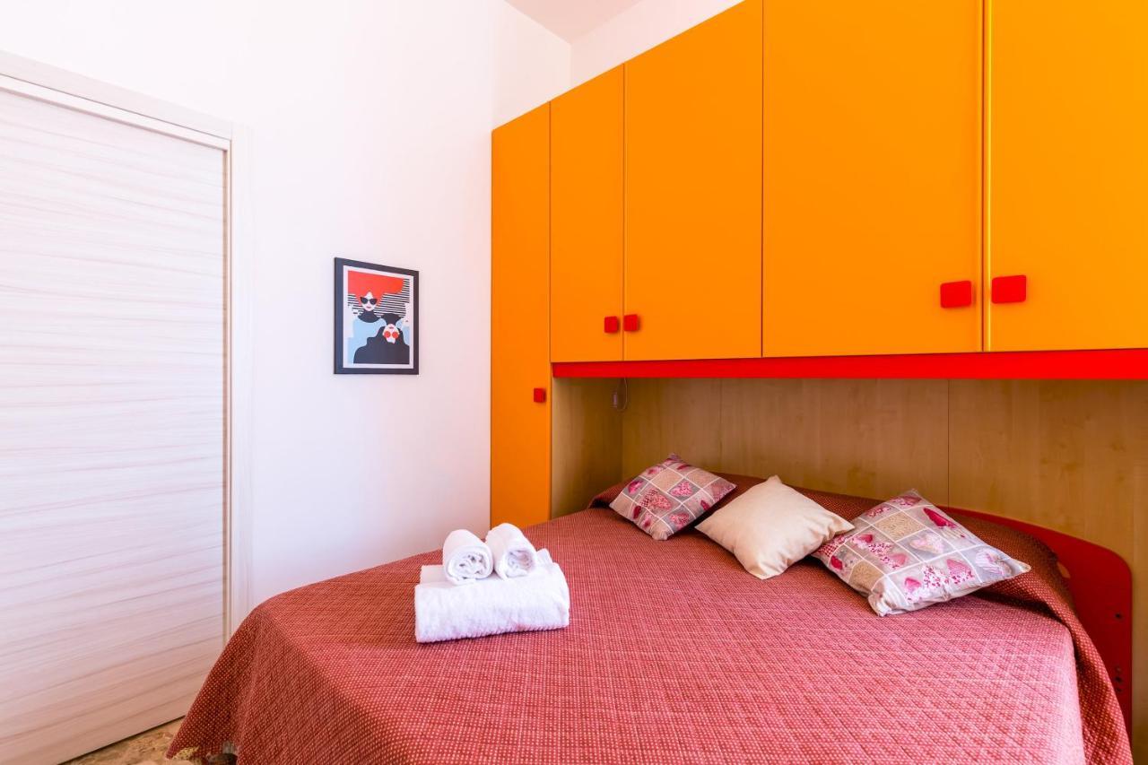 Rione Emanuele III - 4 Bedroom Apartment Неаполь Екстер'єр фото