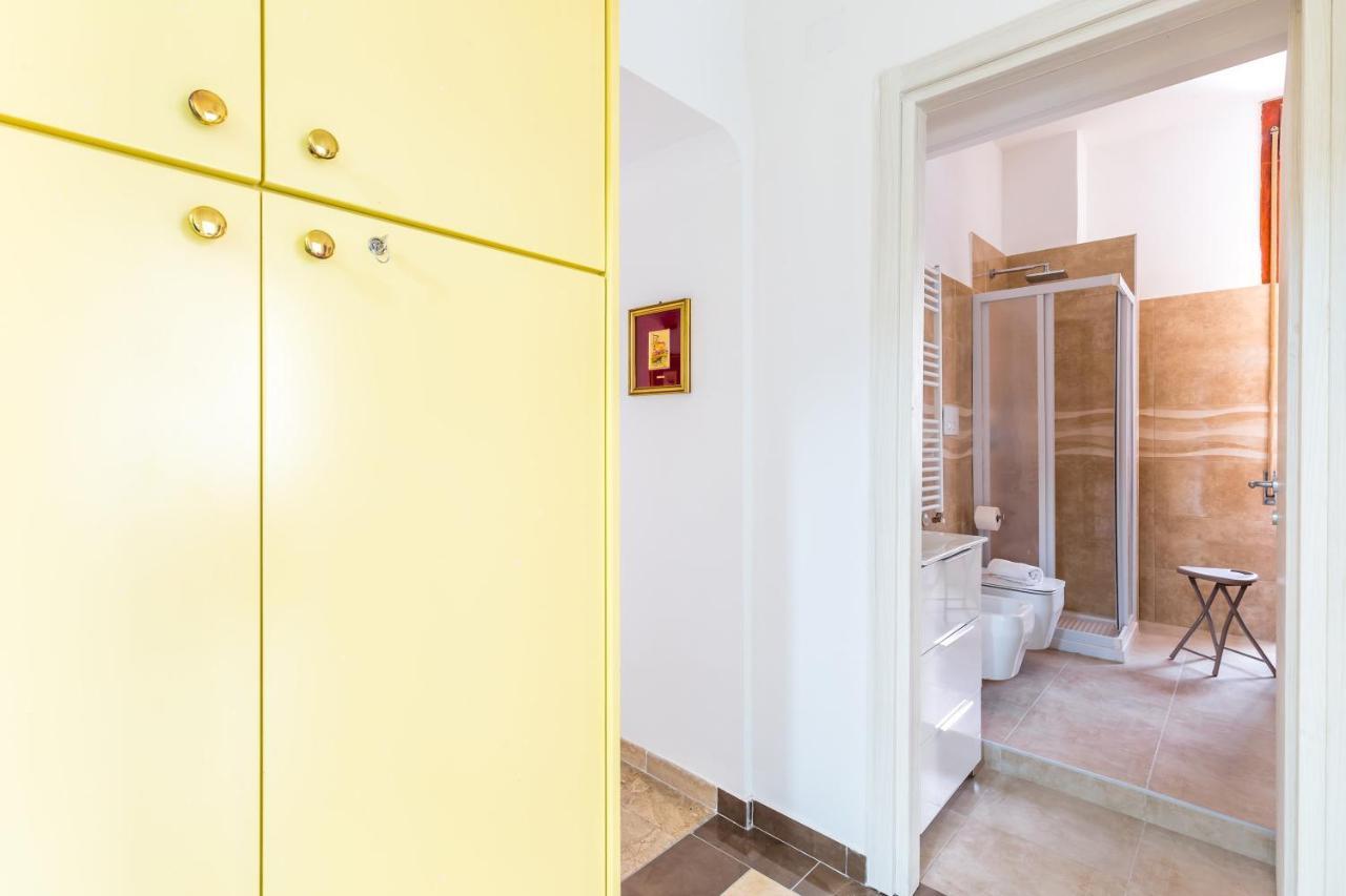 Rione Emanuele III - 4 Bedroom Apartment Неаполь Екстер'єр фото