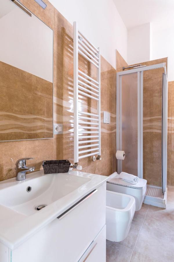 Rione Emanuele III - 4 Bedroom Apartment Неаполь Екстер'єр фото